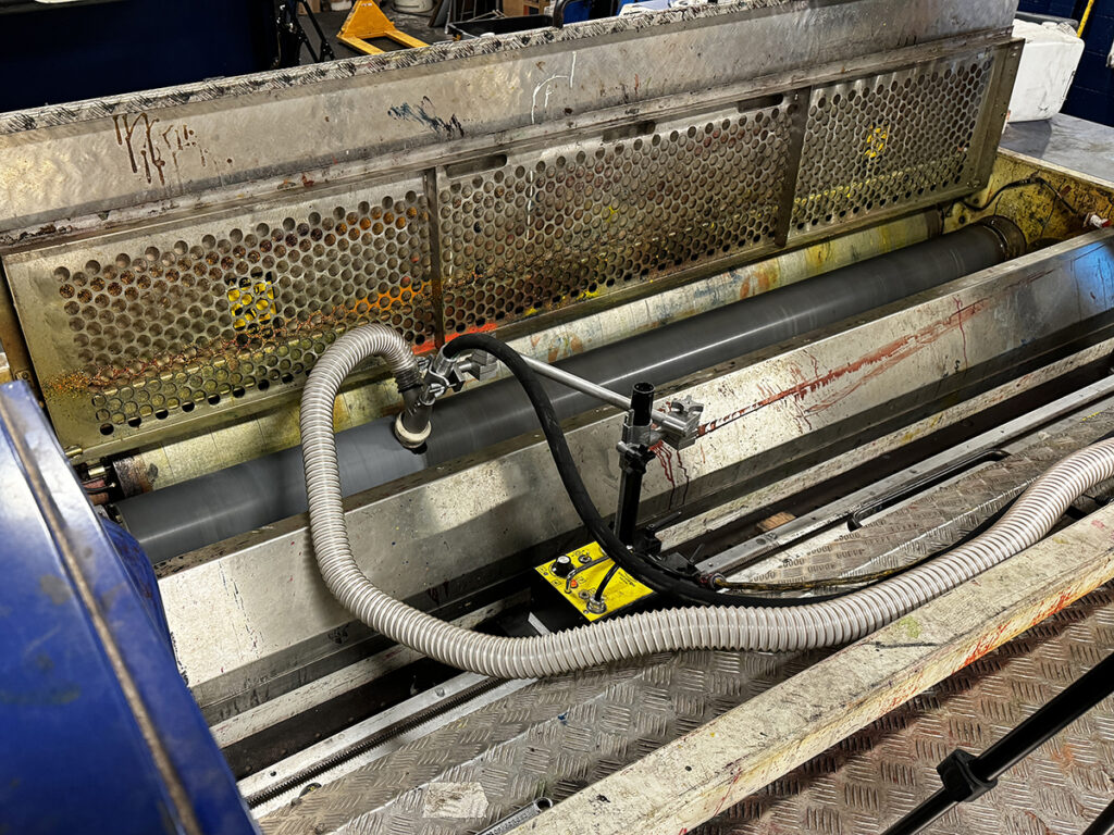 Example of an on-press cleaning set-up with our Pro-Series system